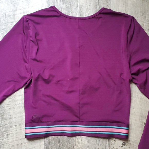 Fabletics Eco-Conscious Front Twist Long-sleeve with Thumb holes - Picture 8 of 8